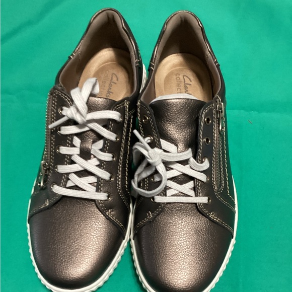 Clarks shoes - Picture 1 of 3